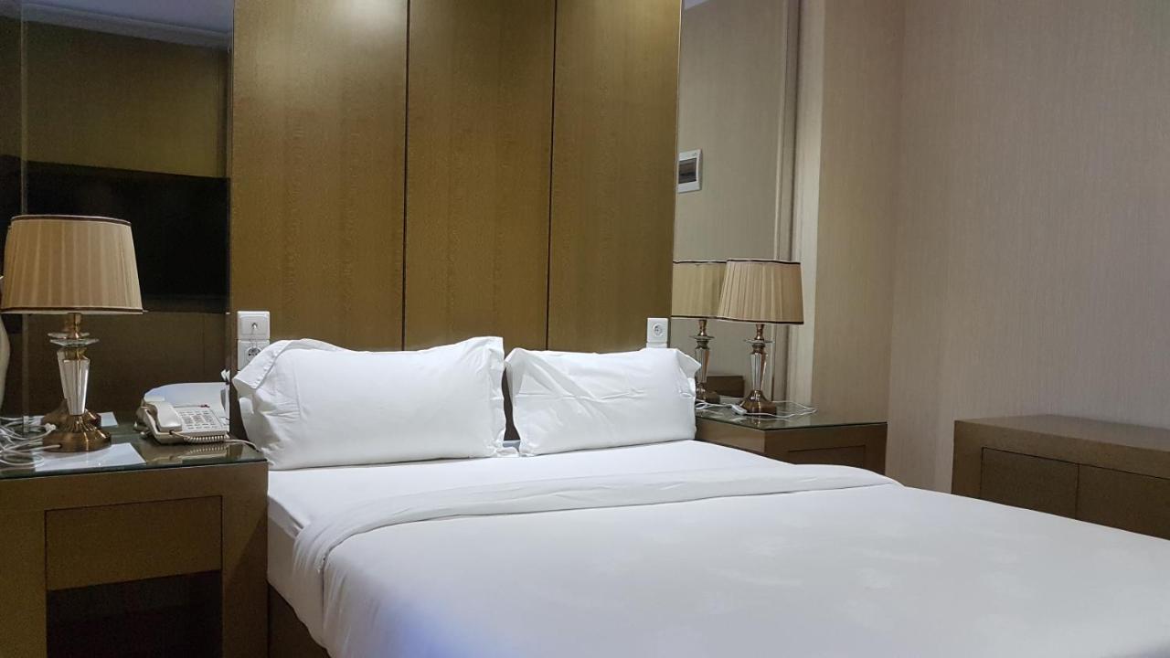 Edmond Hotel Brazzaville Ngoại thất bức ảnh