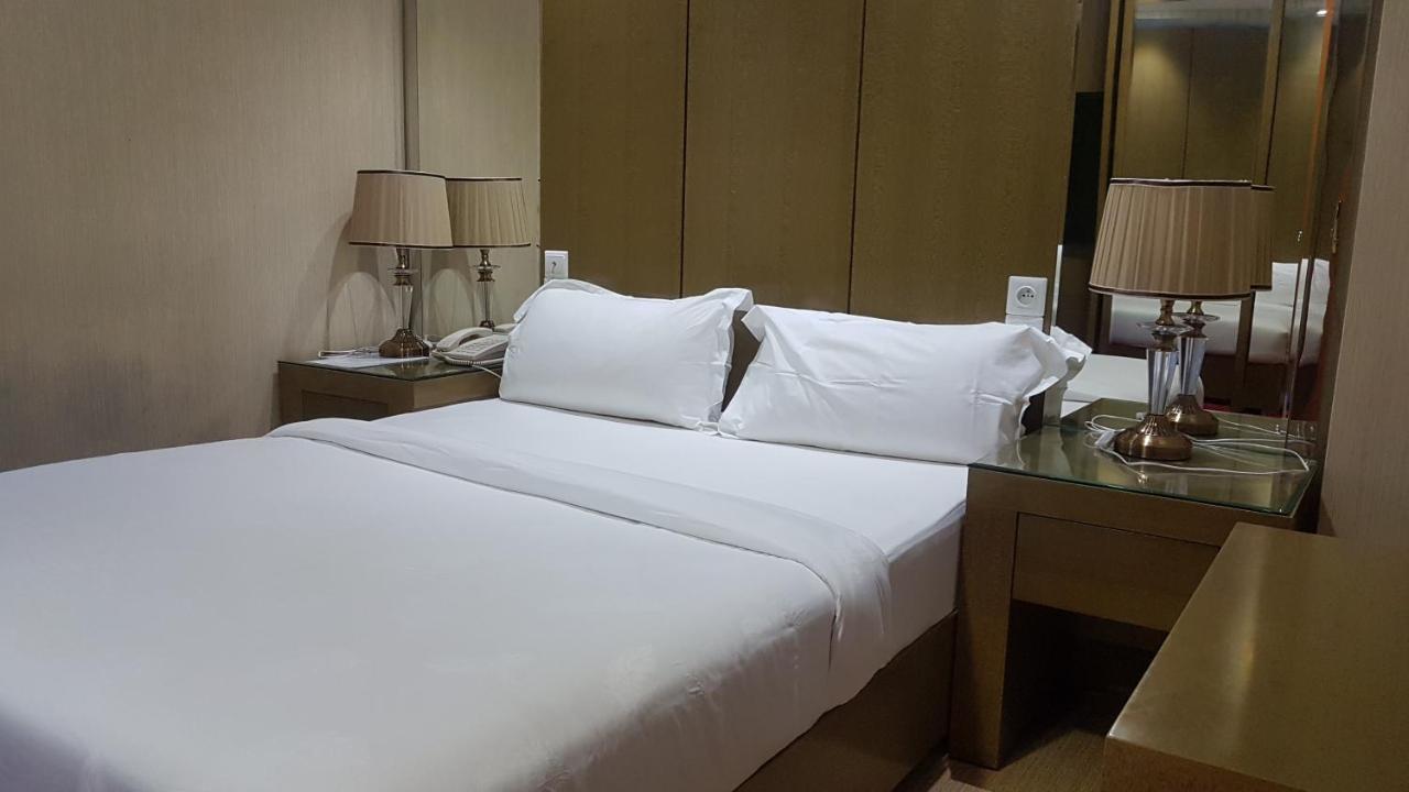 Edmond Hotel Brazzaville Ngoại thất bức ảnh