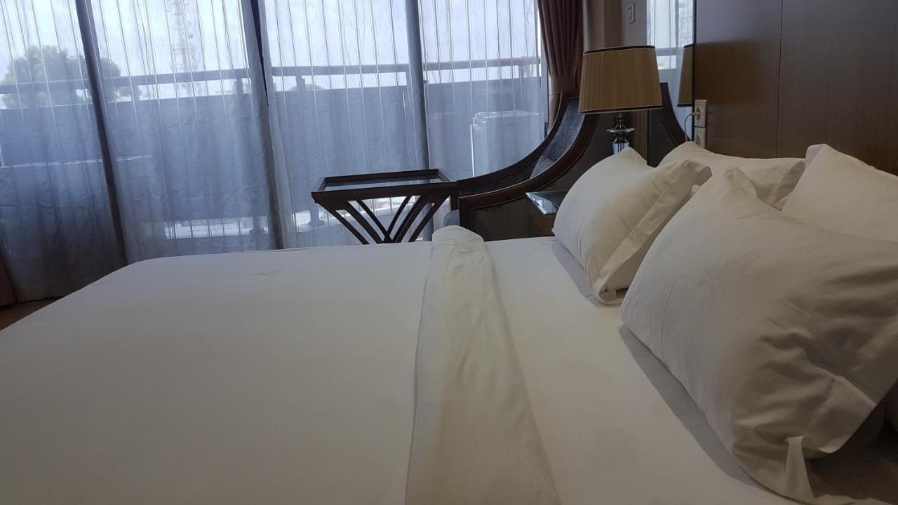 Edmond Hotel Brazzaville Ngoại thất bức ảnh