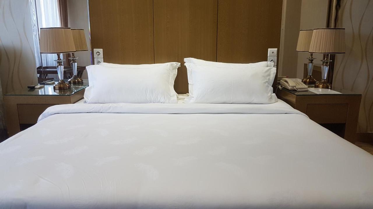 Edmond Hotel Brazzaville Ngoại thất bức ảnh