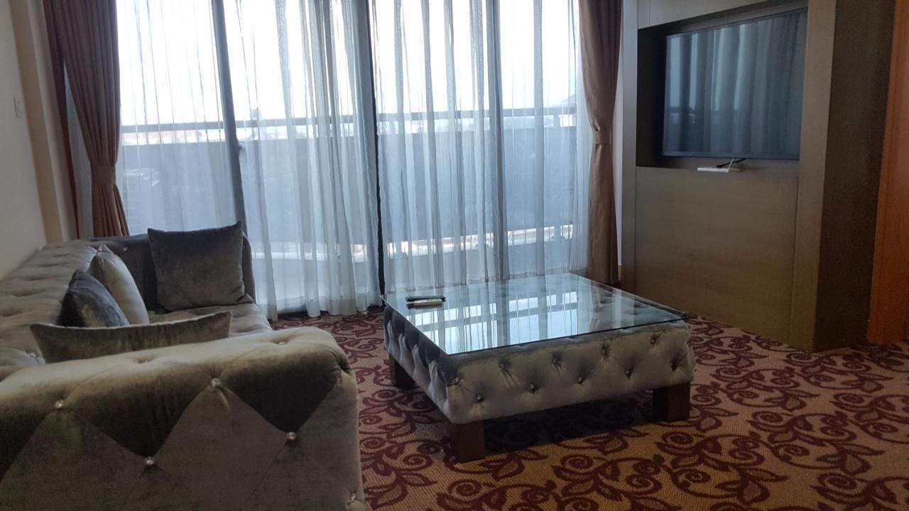 Edmond Hotel Brazzaville Ngoại thất bức ảnh