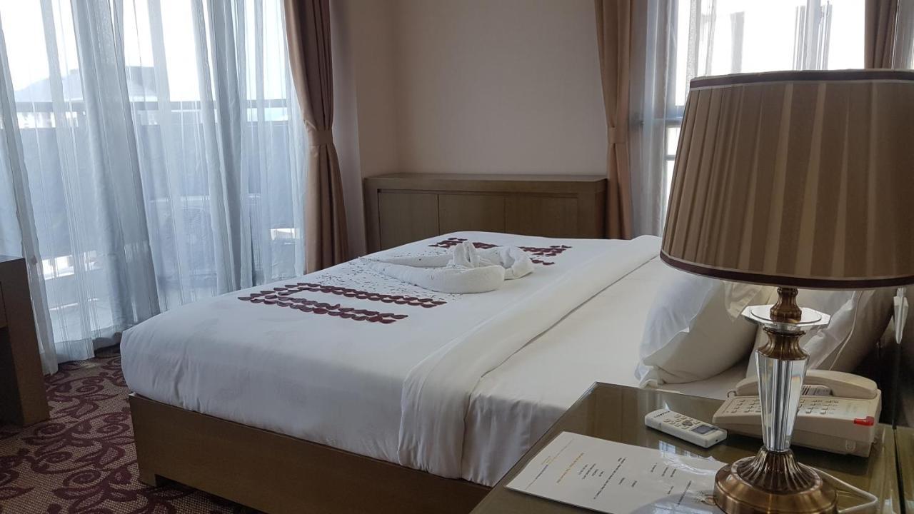 Edmond Hotel Brazzaville Ngoại thất bức ảnh