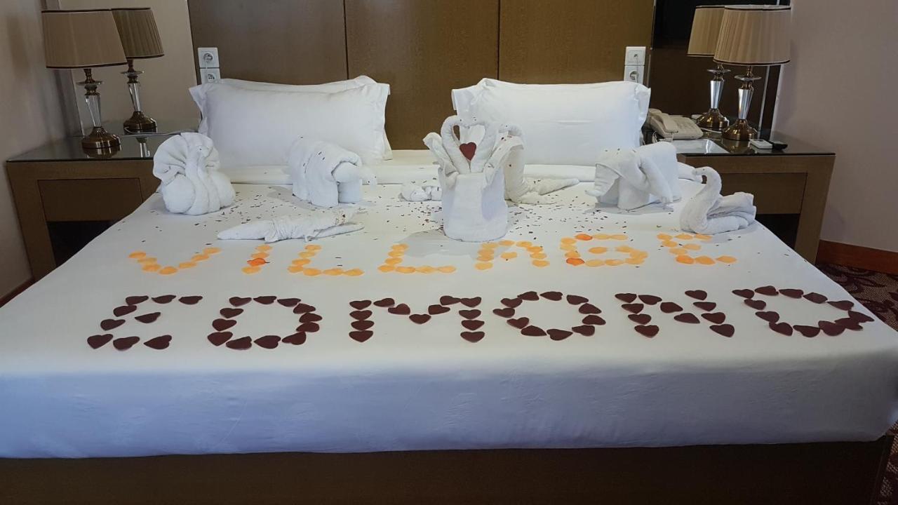 Edmond Hotel Brazzaville Ngoại thất bức ảnh