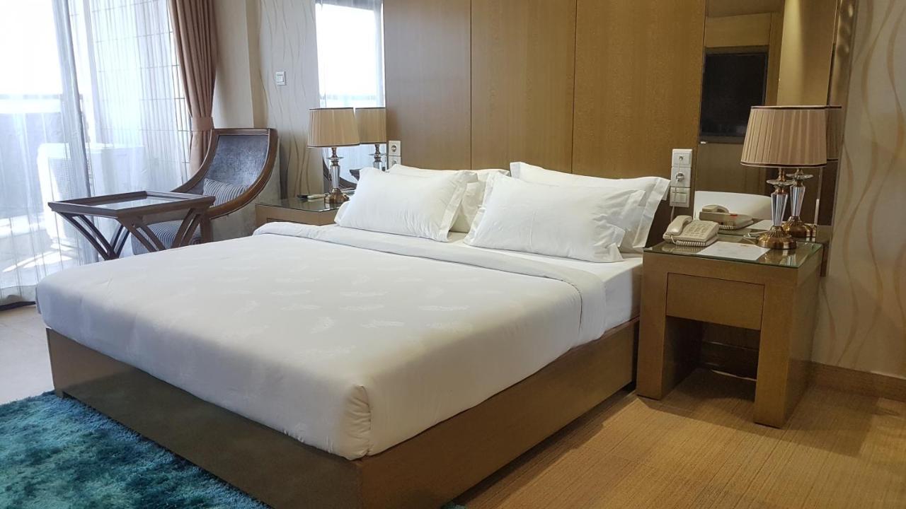 Edmond Hotel Brazzaville Ngoại thất bức ảnh