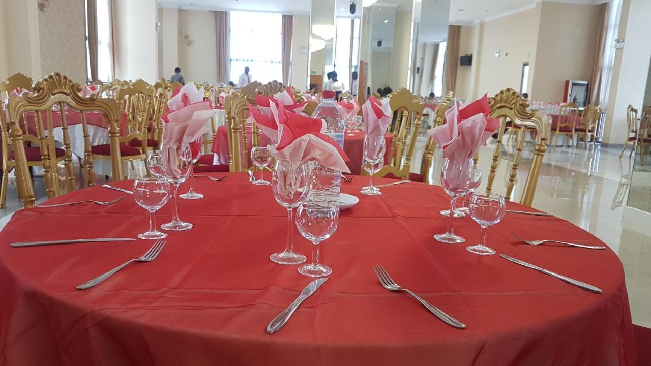 Edmond Hotel Brazzaville Ngoại thất bức ảnh