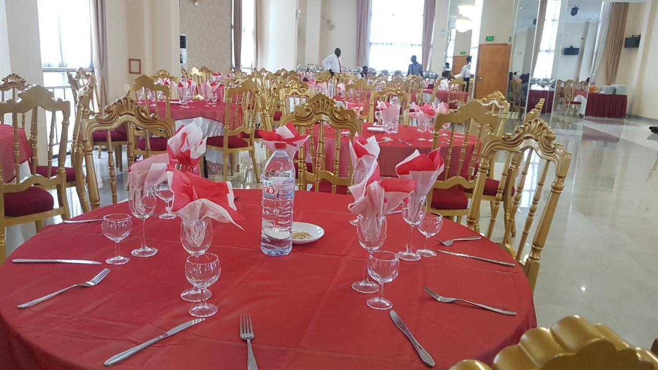 Edmond Hotel Brazzaville Ngoại thất bức ảnh